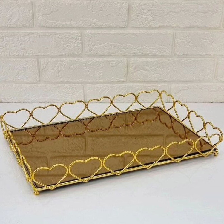 سینی کف اینه قلب