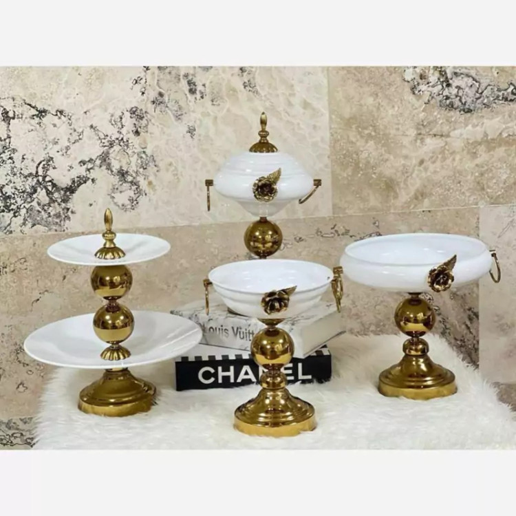 سرویس پذیرایی پایه بلند (گوشواره دار)4تیکه سفید