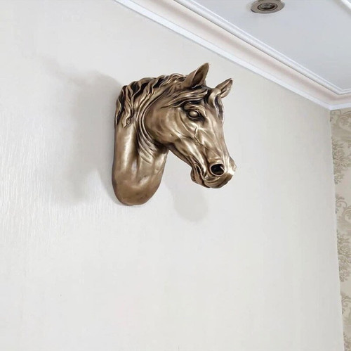 مجسمه کله اسب