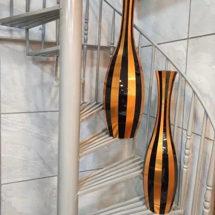 گلدان کنار سالنی مسی مشکی