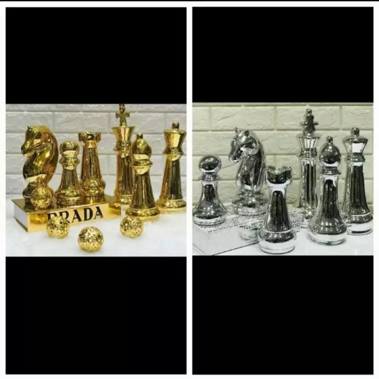 مهره شطرنج بزرگ در دو رنگ