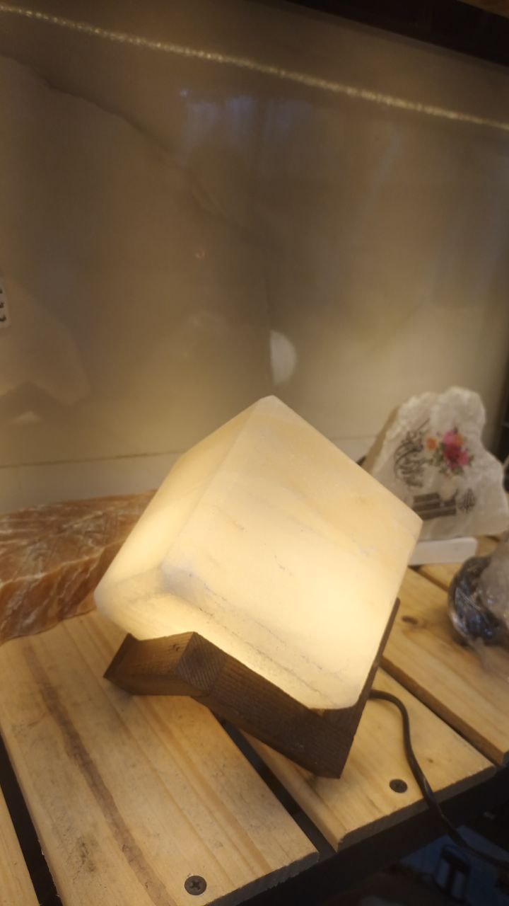 چراغ خواب سنگ نمک مدل کوئیک