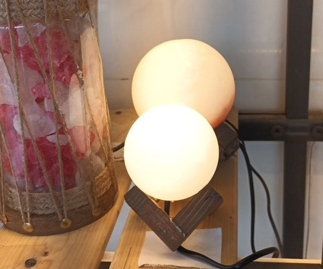 چراغ خواب سنگ نمک مدل گوی کوچک