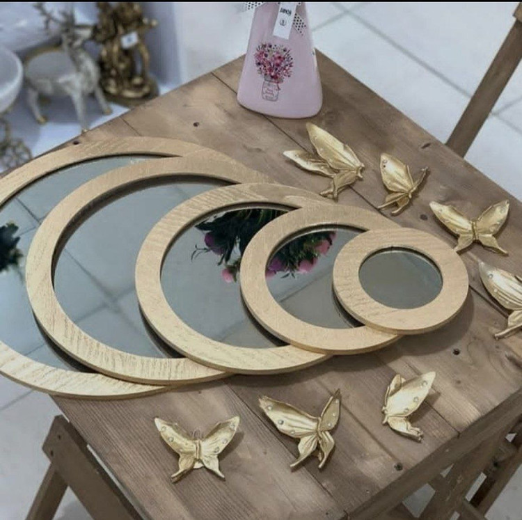 اینه پنج تیکه گرد طلایی و پروانه دیوارکوب