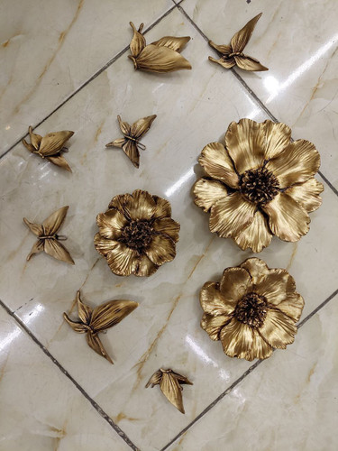 گل و پروانه دیوارکوب