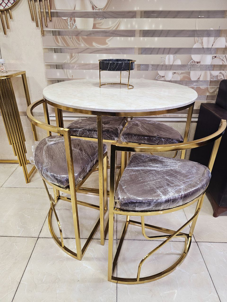 میز ناهار خوری چهار نفره