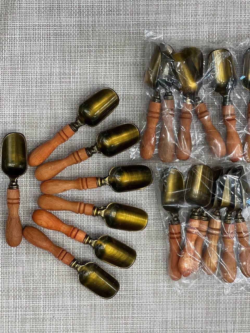 قاشق ادویه دسته چوبی